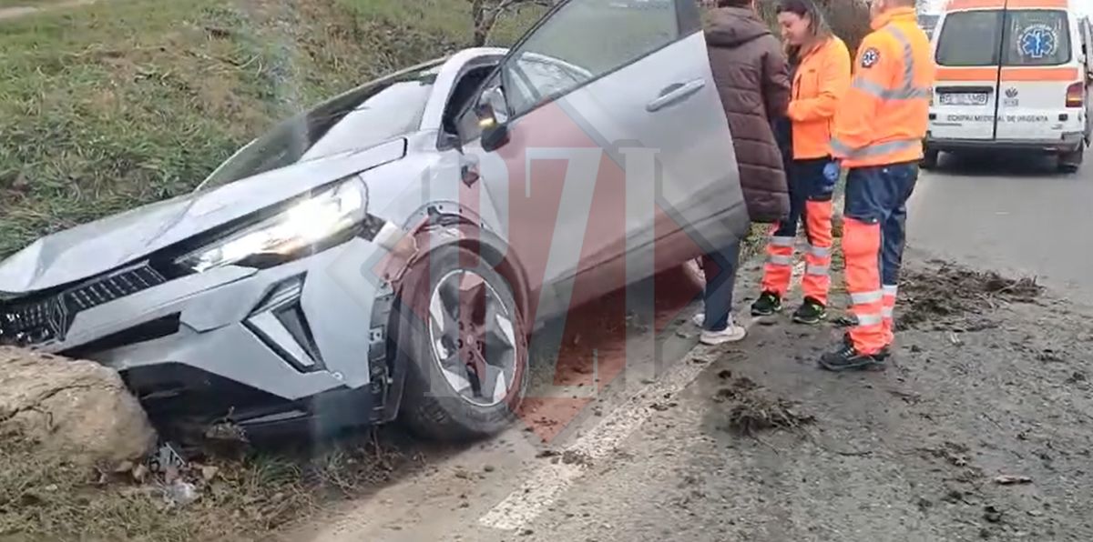 Accident rutier între localitățile Vânători și Cârlig. O șoferiță a intrat într-un cap de pod