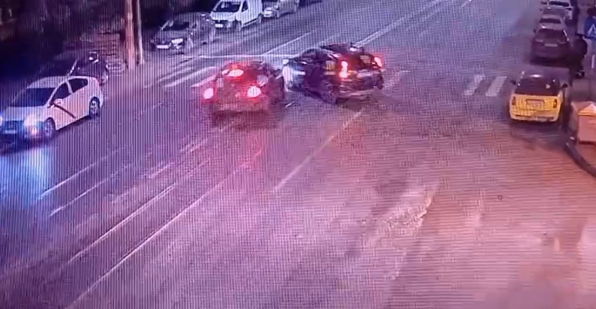 Accident rutier în Canta! Două autoturisme au intrat în coliziune