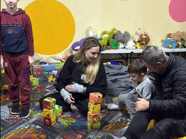 Angelina Jolie, implicată într-un incident neașteptat în Ucraina! Șoferul ei, înrolat în armată