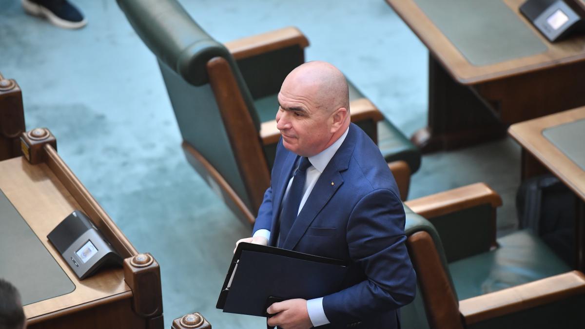 Pachetul 2 de austeritate lovește direct! Datornicii rămân fără dreptul de a cumpăra case sau mașini, iar păcănelele intră sub controlul primarilor