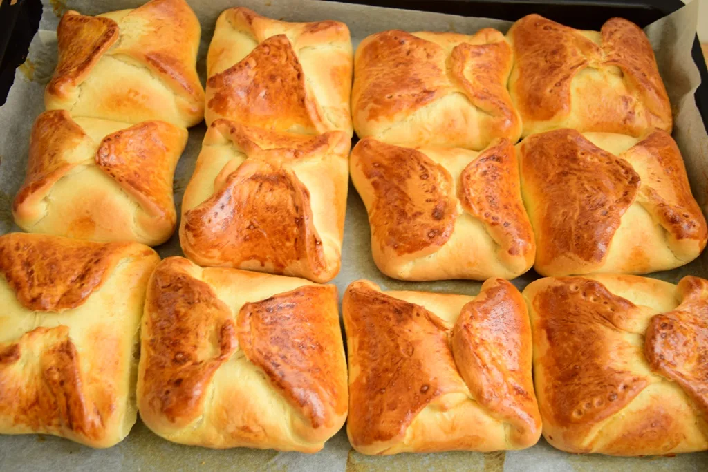Brânzoaice moldovenești – Rețeta pentru un preparat tradițional cu adevărat delicios