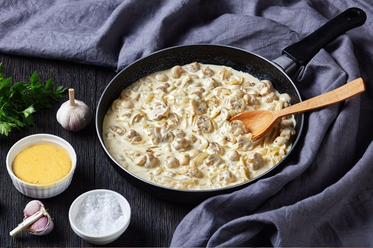 Ciulama de ciuperci pleurotus – Rețetă simplă și delicioasă, ideală pentru orice ocazie