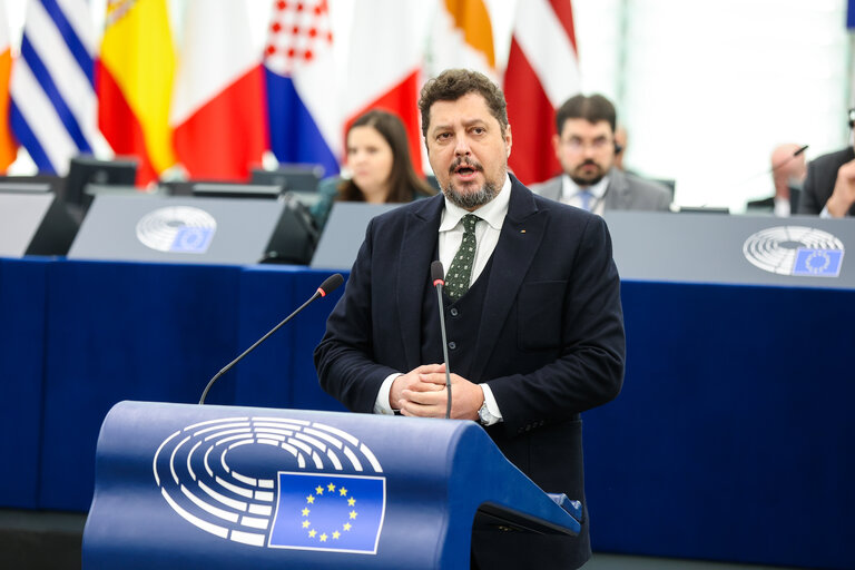 Europarlamentarul Claudiu Târziu, lider Acțiunea Conservatoare, critică noua Strategie Națională de Apărare: „Libertatea devine un moft în România”