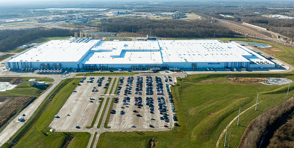 Lovitură pentru industria auto! GM taie mii de locuri de muncă în fabricile de mașini electrice și baterii