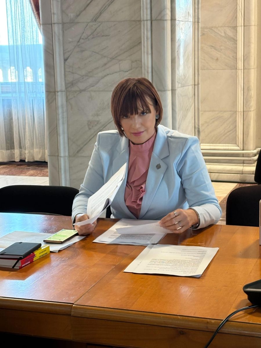 Comemorare emoționantă pe Culmea Pleșului: deputatul AUR Cristina Emanuela Dascălu aduce un omagiu Vânătorilor de Munte (P)