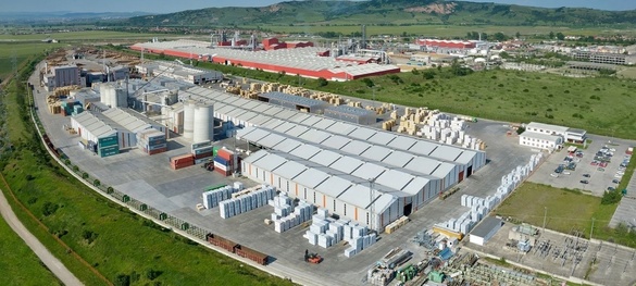 O fabrică din Comănești a intrat în Cartea Recordurilor! HS Baco Panels, cea mai mare producătoare de PAL din lume