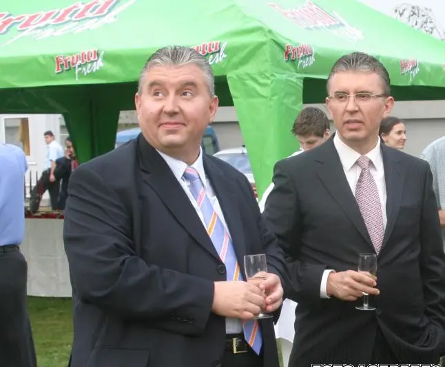 Percheziții la afaceriștii „Frutti Fresh”. Frații Micula, anchetați pentru evaziune fiscală
