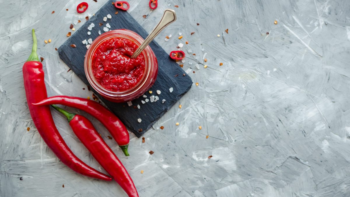 Cum pregătești acasă cel mai delicios gem de ardei iute? Iată la ce preparate îl poți servi!