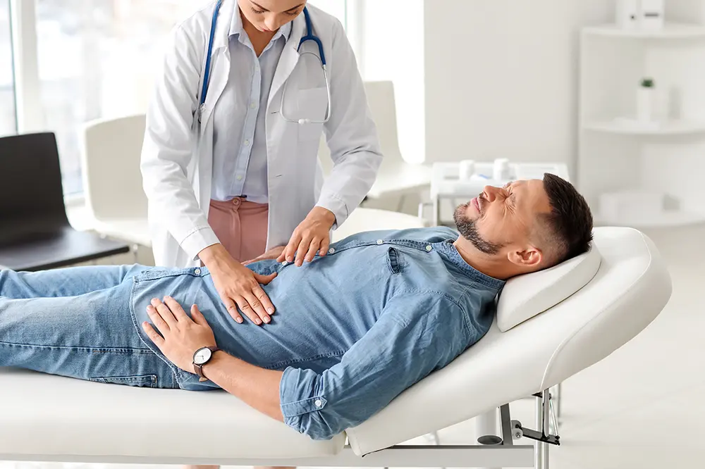 Hernia gastrică transhiatală – Simptome, cauze și opțiuni de tratament