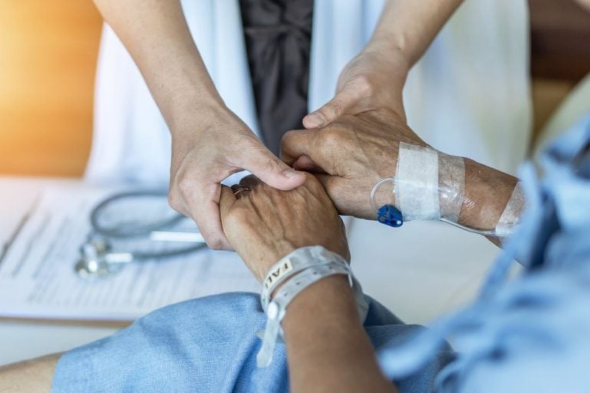 Ce este îngrijirea paliativă și când avem nevoie de acest serviciu medical? Iată ce trebuie să știi!