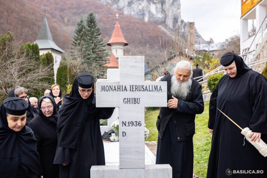 FOTO: Înmormântarea maicii Ierusalima Ghibu la Mănăstirea Râmeț