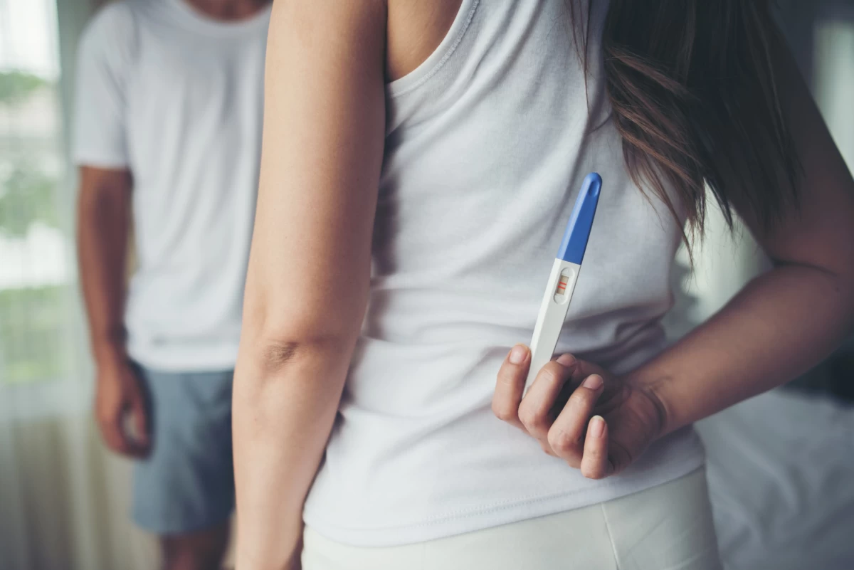 Când apar primele semne de sarcină? Unele simptome sunt asemănătoare cu cele ale sindromulului premenstrual!