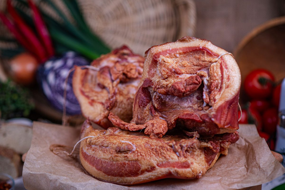 Rețeta pentru gușa de porc afumată – Preparat tradițional, simplu și delicios
