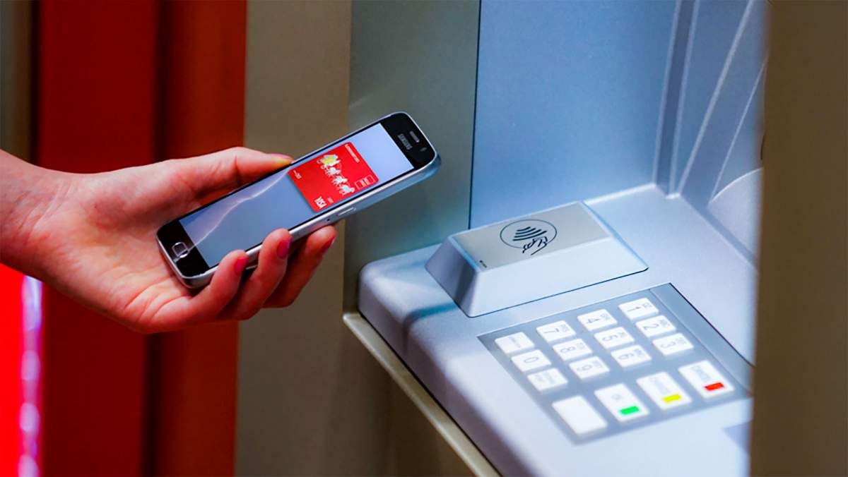 Pericol pentru românii care au conturi bancare! Hackerii vă pot fura banii de la bancomat fără a folosi cardul! 