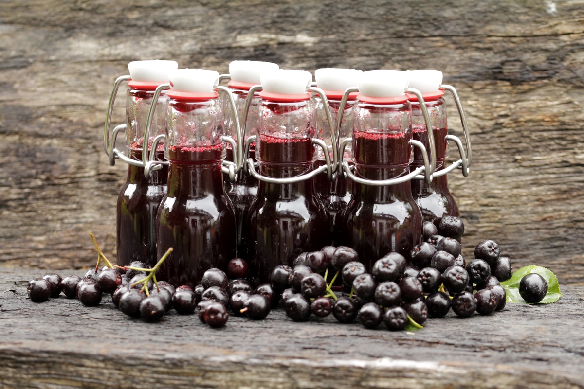 Cum să faci sirop de aronia pentru iarnă? Are multiple beneficii asupra sistemului imunitar!