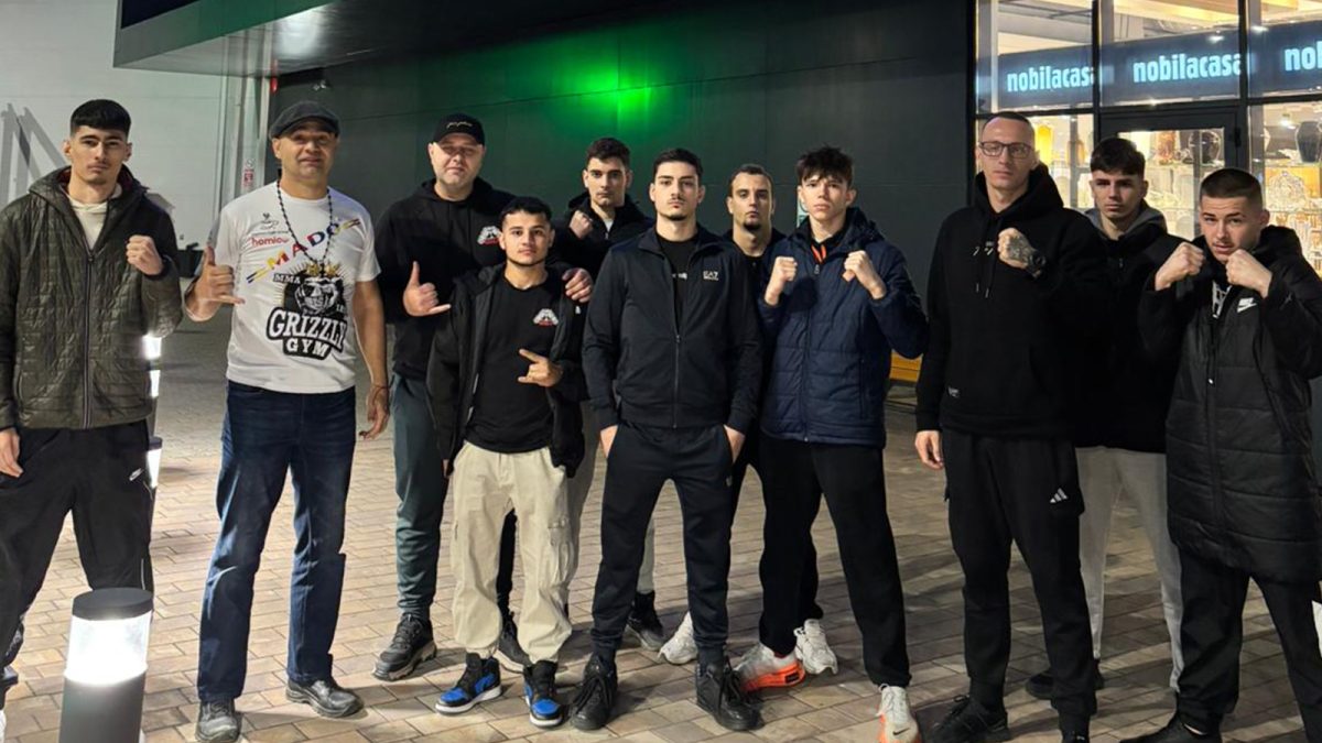 Sportivii de la un club din Iași au făcut spectacol la gala Grand Tournament din Satu Mare! Sebastian Ungureanu a reușit cel mai rapid TKO al competiției