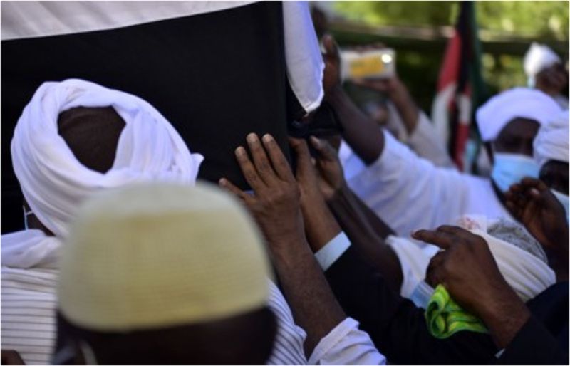 Atac sângeros în Sudan! Peste 40 de oameni uciși în timpul unei înmormântări