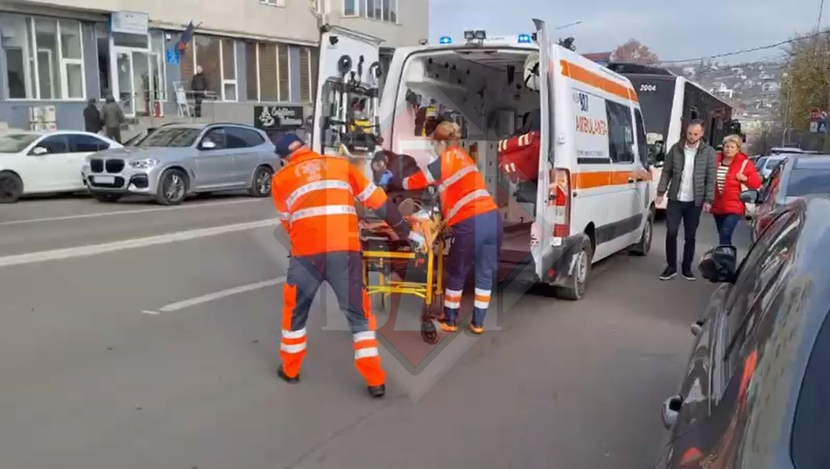 Alertă în Târgu Cucu! O tânără a leșinat în autobuzul 20