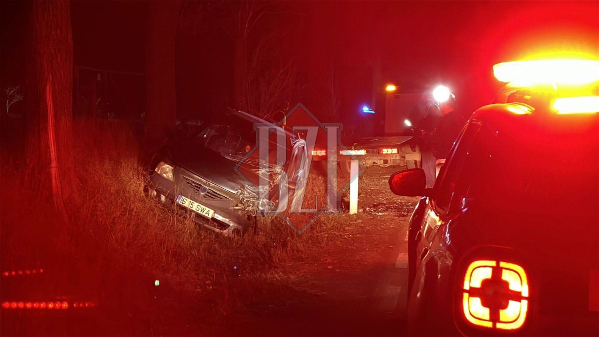 Coliziune în lanț la Iași! Patru autoturisme implicate, două ajunse în șanț în urma impactului