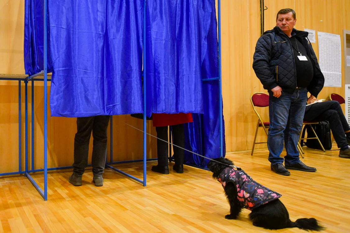 Capitala a votat în ceață și dezinteres: „Nu știam pe ce dată e”. Mulți bucureșteni nu au mers la urne