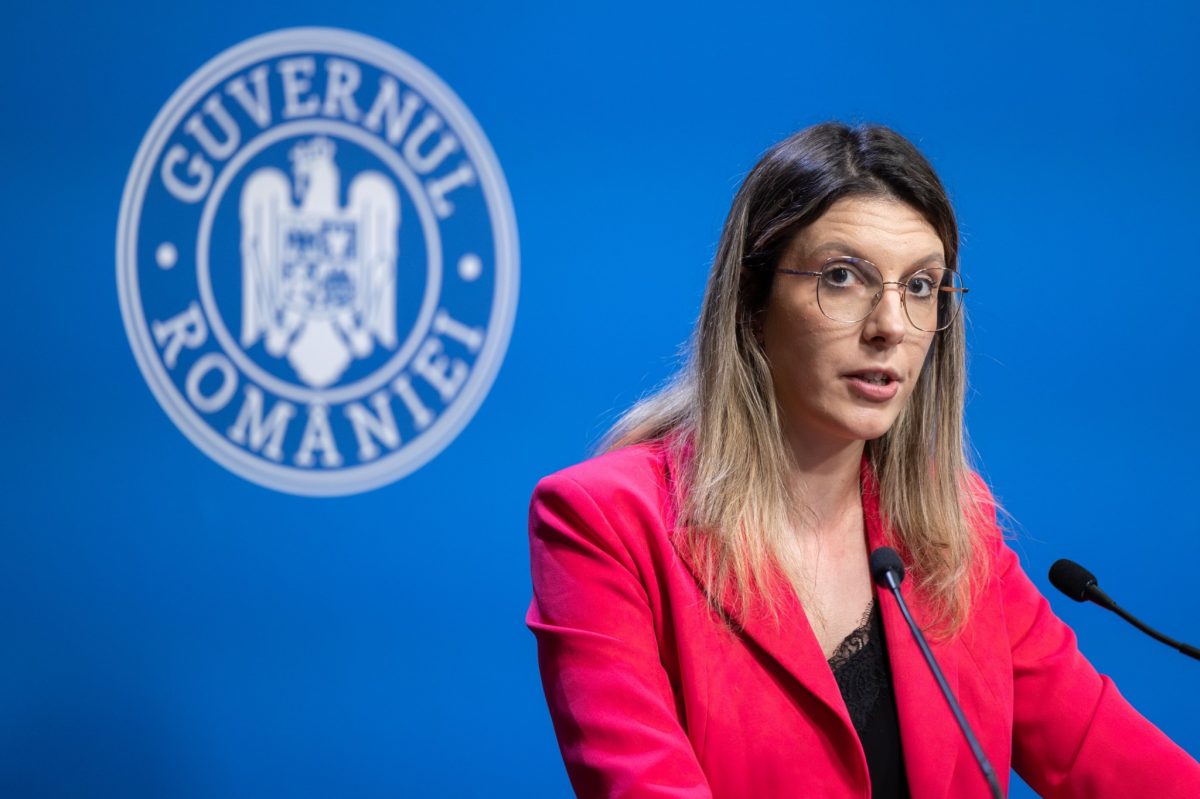 Ministrul Diana Buzoianu: PSD vrea să-și salveze rețeaua de directori. Nu voi fi șantajată cu funcția