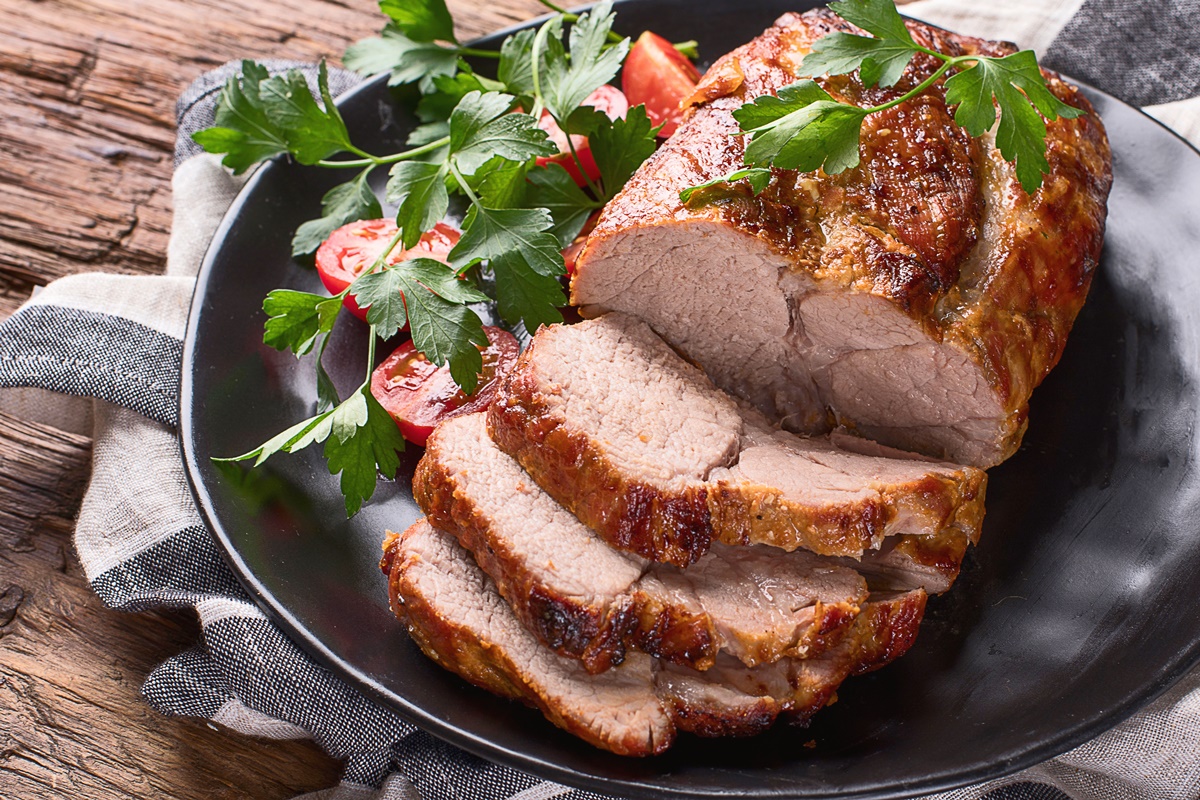 Ceafă la cuptor fragedă – Rețeta simplă și delicioasă pentru o carne suculentă