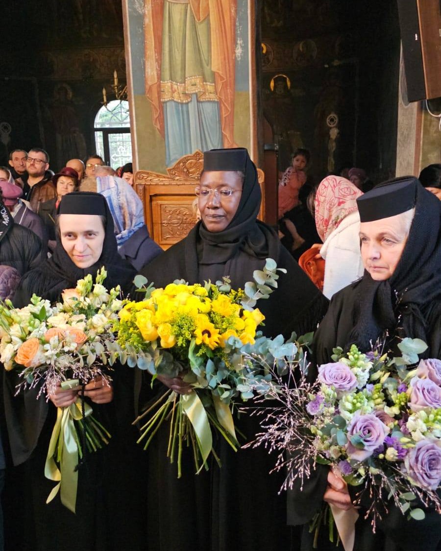 Vizită emoționantă la Parohia Pacea: Maica stareță Taboria din Uganda a vorbit despre realitatea dură a copiilor orfani și nevoile uriașe ale misiunii sale