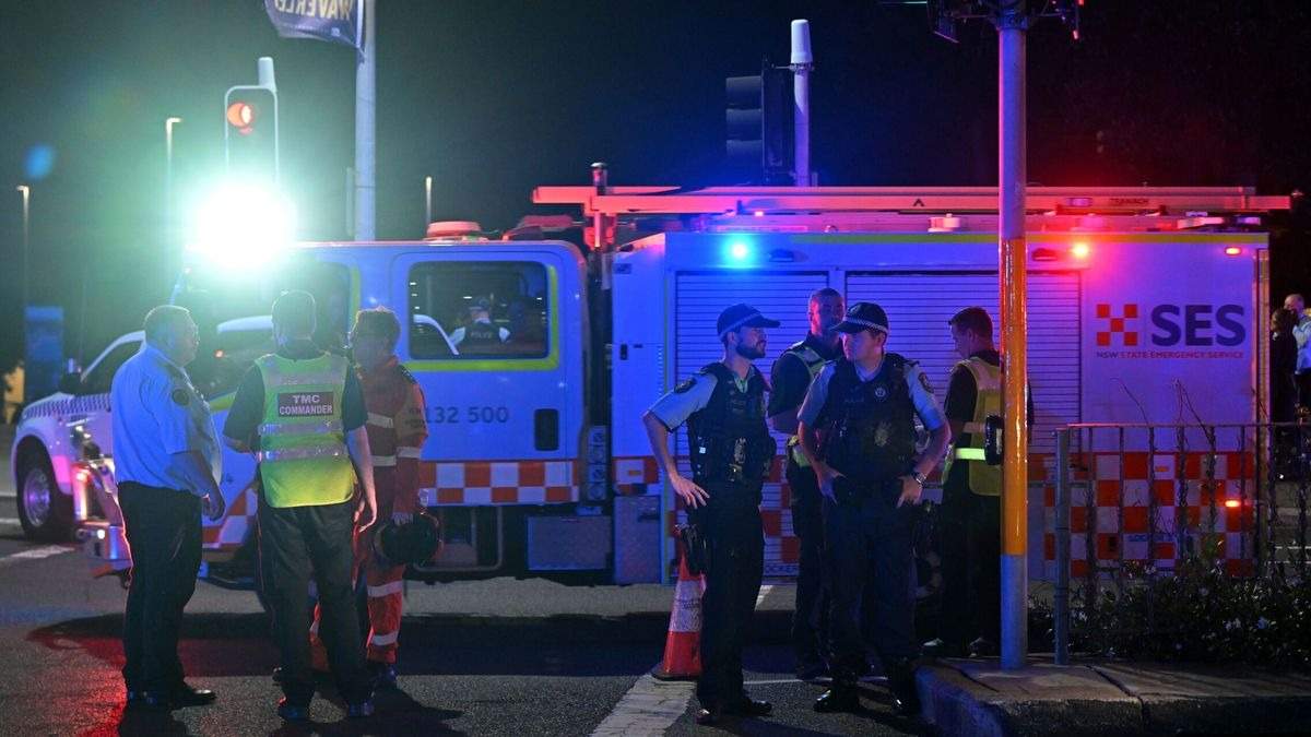 Scene de groază pe stradă: trei victime împușcate mortal, căutări intense după criminal