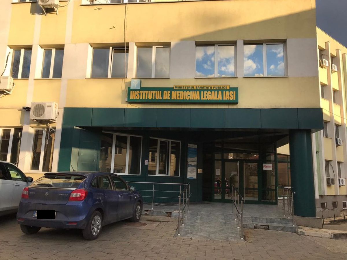 Descoperire macabră la Deleni! Un tânăr de 39 de ani a fost găsit fără suflare de către sora sa. Coincidență bizară cu un alt deces