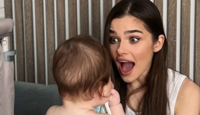 Theo Rose a făcut anunțul fericit, cu multă emoție în suflet! Vorbele ei le-au adus multora lacrimi de fericire în ochi!