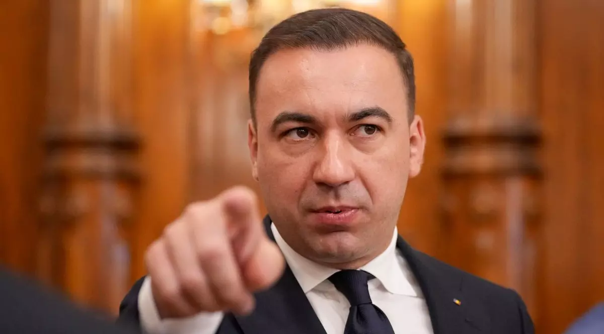 De la jocurile de noroc la rafinărie: Bogdan Ivan vrea un fost șef și un fost senator PSD la Rompetrol