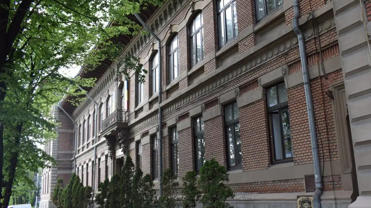 Colegiul Național Iași aniversează 198 de ani de la întemeiere. Liceul a funcționat și ca spital militar pe timp de război