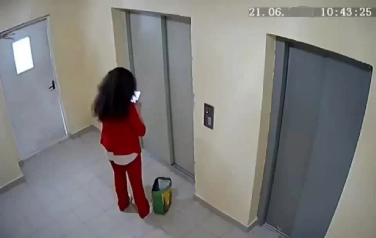 Scene desprinse dintr-un film de groază au avut loc în interiorul unui spital din Houston. Un medic a fost decapitat de un lift