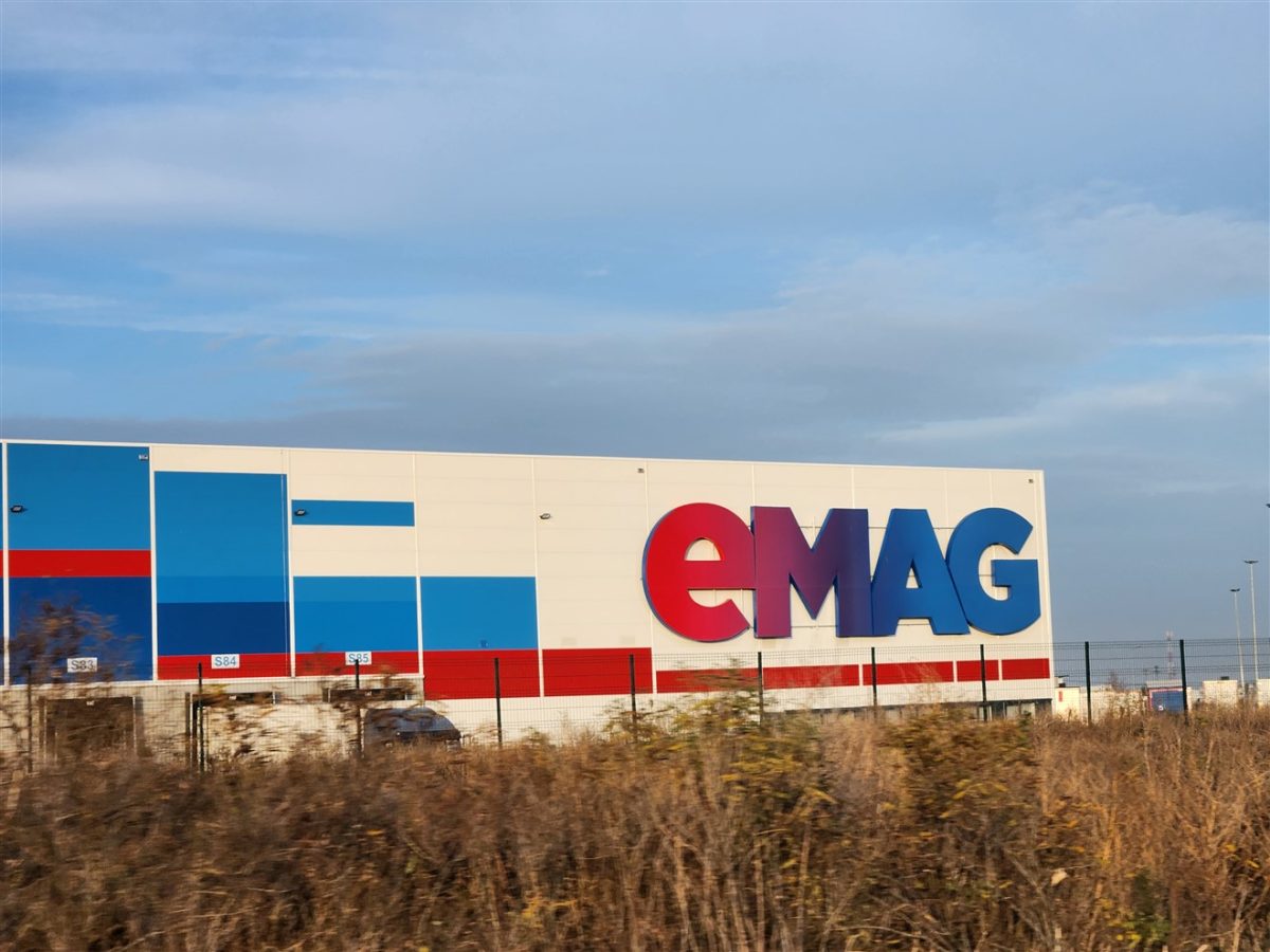 eMAG anunță concedieri: „Am fost nevoiți să luăm decizia de a ne reorganiza intern”