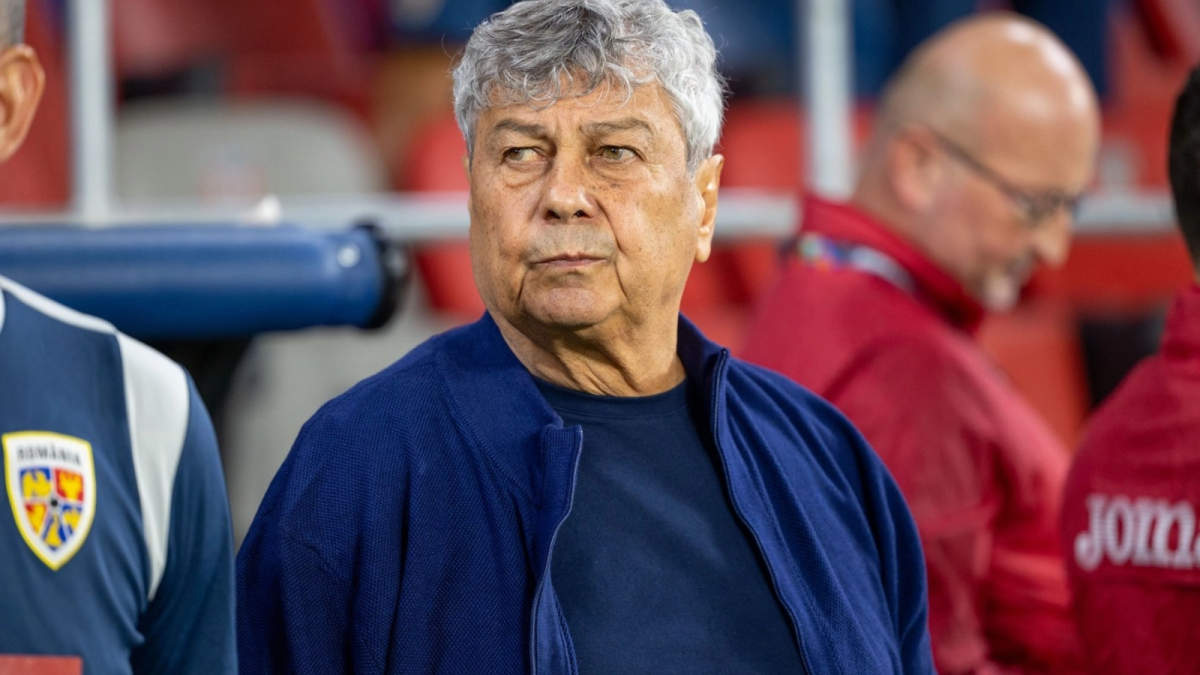 Mircea Lucescu va conduce România la meciurile decisive din play-off