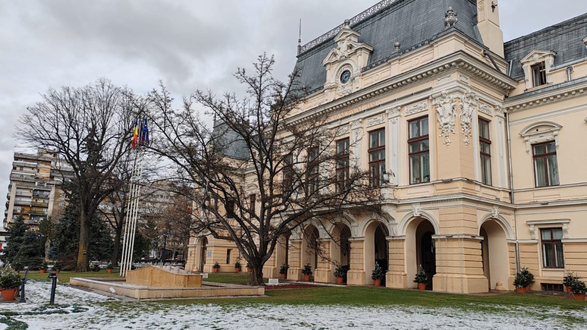 Primăria Iași a semnat patru noi contracte de finanțare! Banii vor fi folosiți pentru modernizarea a 11 clădiri școlare