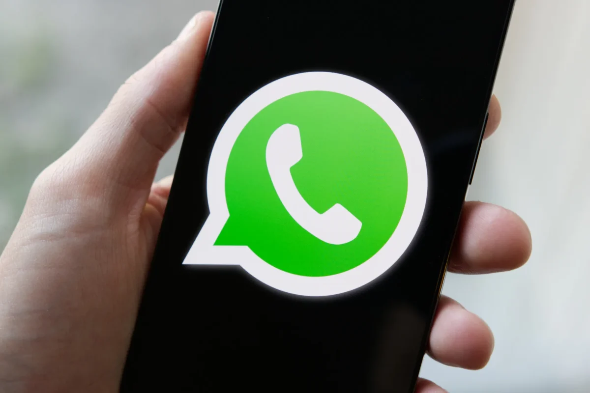 WhatsApp schimbă radical regulile conversațiilor. Utilizatorii pot programa mesaje