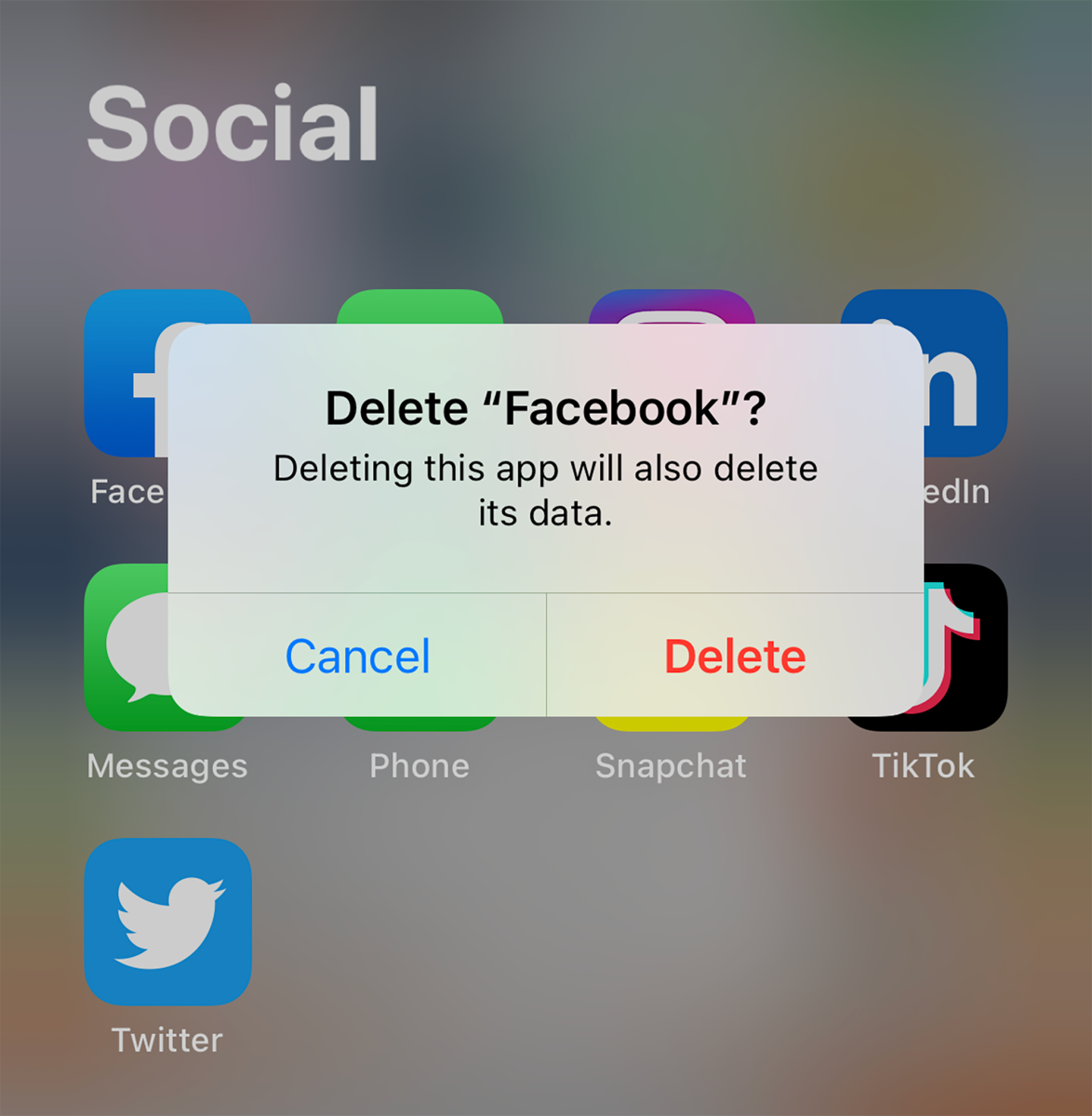 Iată cum poți șterge un cont de Facebook. Află de ce renunță oamenii la rețelele de socializare!