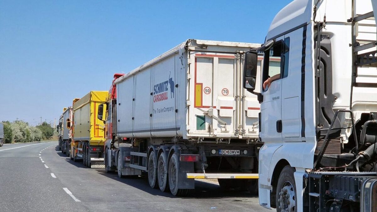 Criza carburanților lovește România! Transportatorii merg în Ungaria și Croația să alimenteze