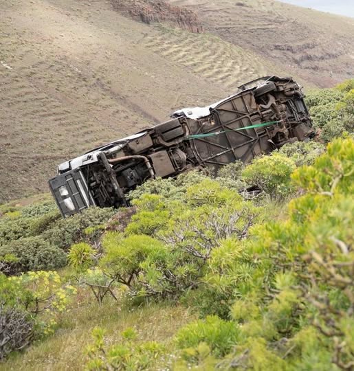 Un mort și 27 de răniți după ce un autocar s-a răsturnat în Insulele Canare