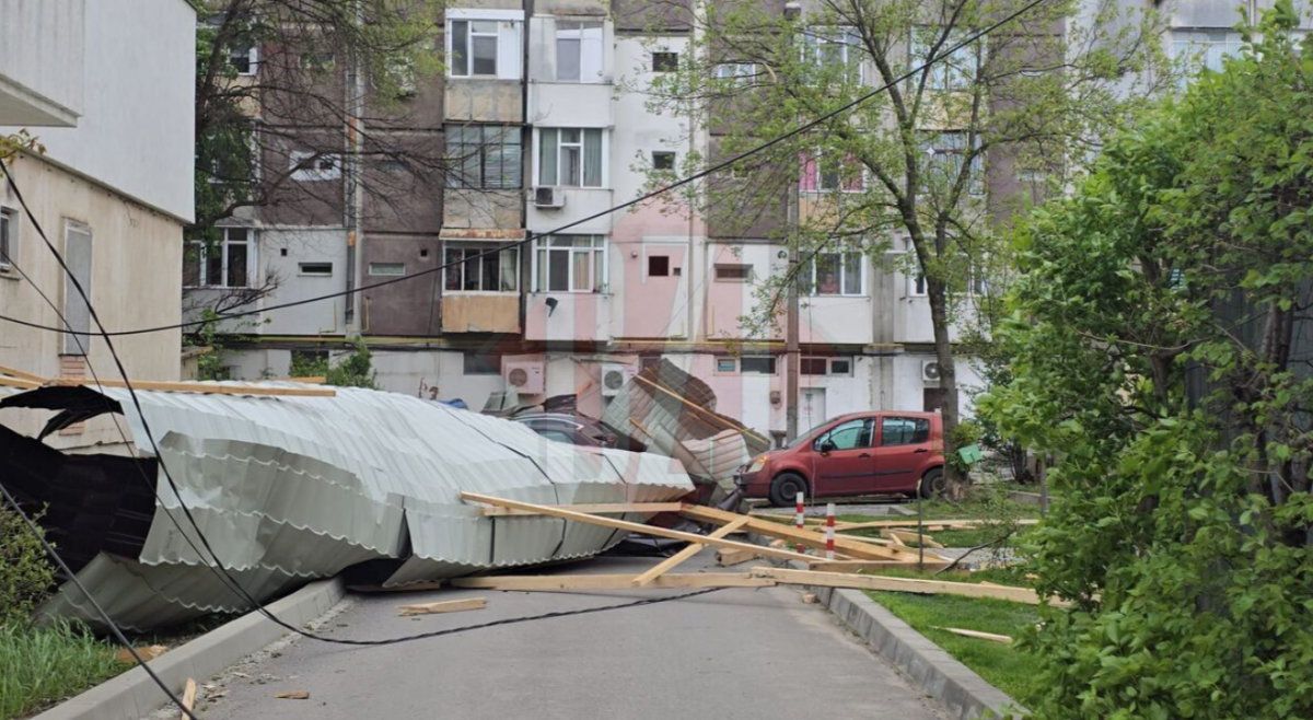 Vântul puternic produce noi pagube în Iași. Un alt acoperiș s-a prăbușit în zona Poitiers