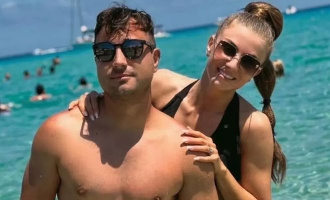 Sosia Codruței Filip i-a sucit mințile lui Valentin Sanfira! Cine este șatena cu care a fost în Thailanda