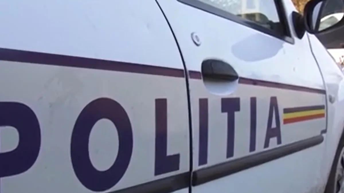 Accident rutier în Pașcani. Un autoturism a intrat într-un cap de pod la Blăgești