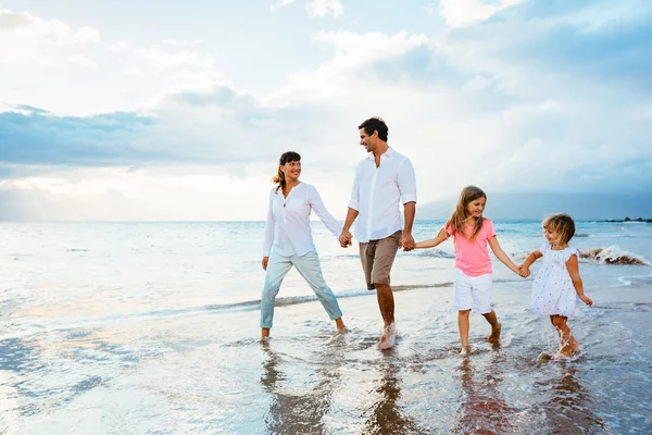 Cazare la mare pentru familii cu copii! Iată cum alegem locul ideal pentru cei mici!