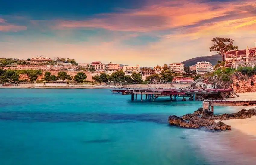 De ce să alegi litoralul din Albania? Descoperă bijuteriile ascunse a Adriaticii și Ionicei!