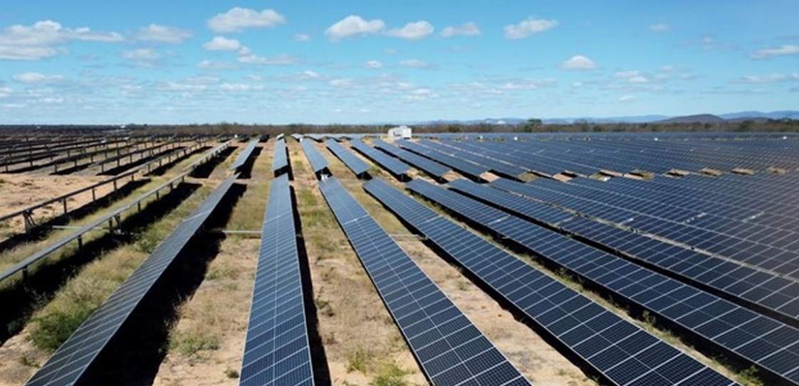 Investiție de aproape 5 milioane de euro la Aeroportul Internațional din Iași! Va fi construit al doilea parc fotovoltaic. Licitația a fost lansată