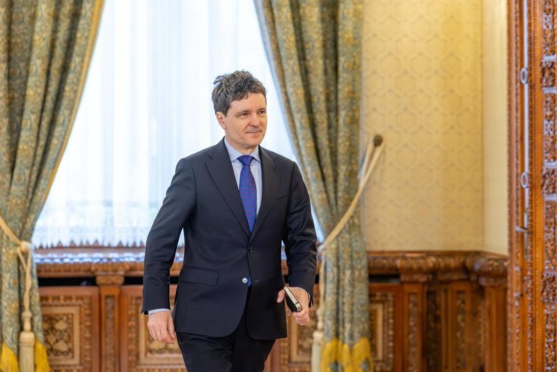 Noua lege a salarizării schimbă grila bugetarilor din 2027. Ce anunță Cotroceni despre salariile românilor