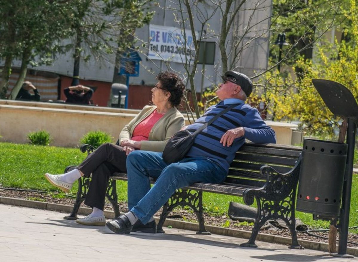 Ajutor financiar pentru 3 milioane de pensionari în 2026. Sumele acordate și calendarul plăților
