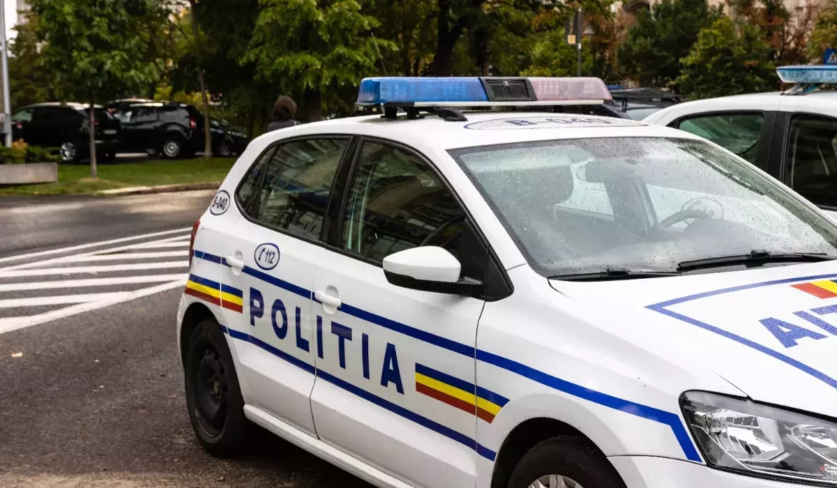 Paula și Claudia, două adolescente din Vrancea, căutate de polițiști după ce au plecat voluntar de acasă