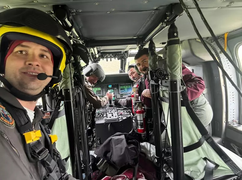 Cine l-a găsit pe Alexandru, băiatul dispărut în Sibiu: Salvatorul a coborât cu troliul din elicopter și a rămas alături de copil în pădure